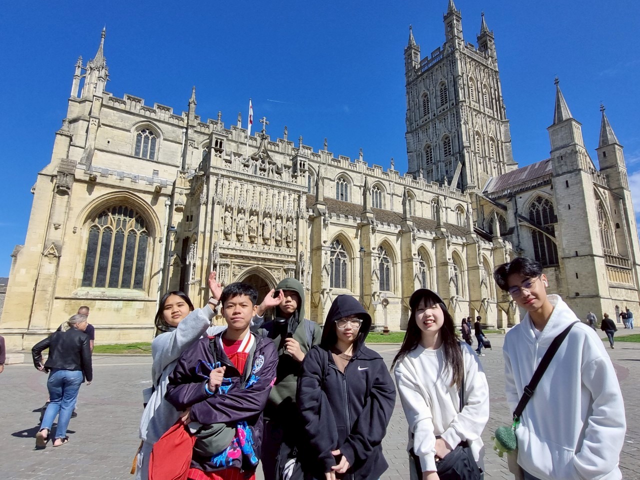 LINE_ALBUM_IHB 2042025 Gloucester Trip_250421_14